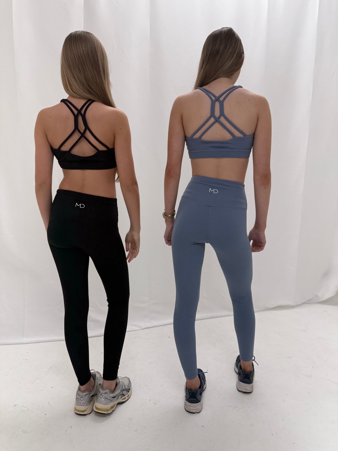 Pilate set