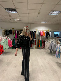 Ola black/white pipping pants